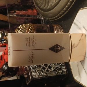 Charlotte Tilbury Light Wonder Foundation  in Shade 6